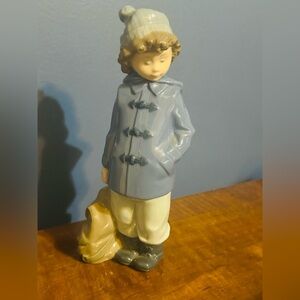 Lladro Porcelain Figurine “Ready for an Excursion”